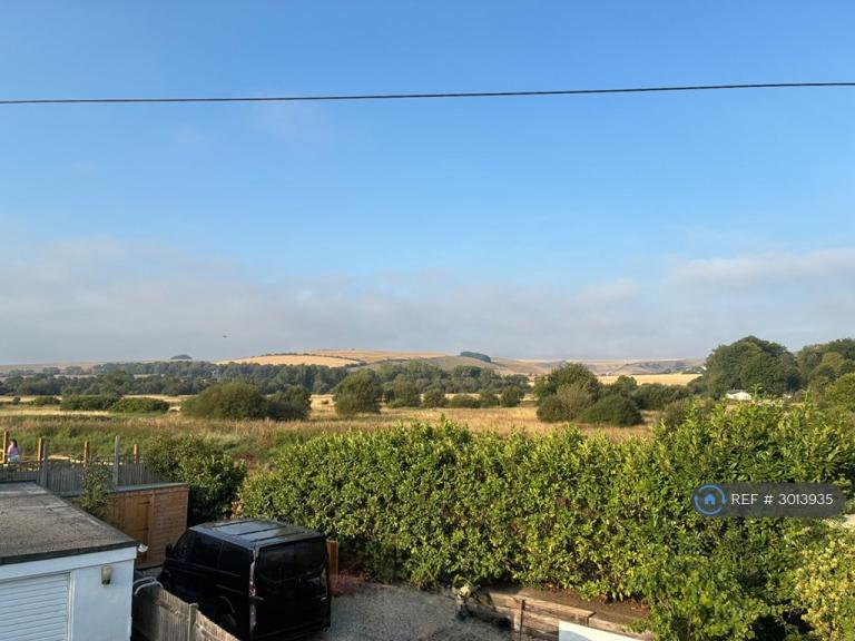 3 bedroom flat in High Street, Steyning, BN44 (3 bed) (#3013935)