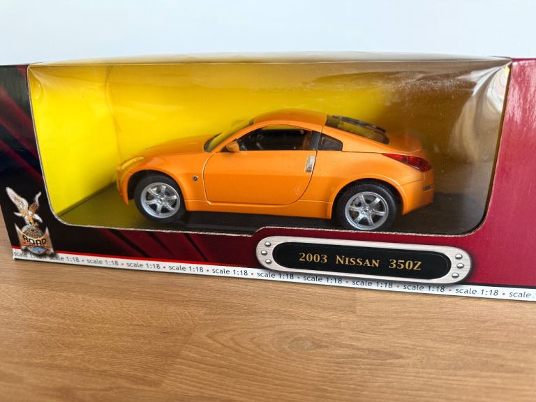 Maisto 2003 Nissan 350Z Die-Cast Model Car – Orange Limited Edition 1:18