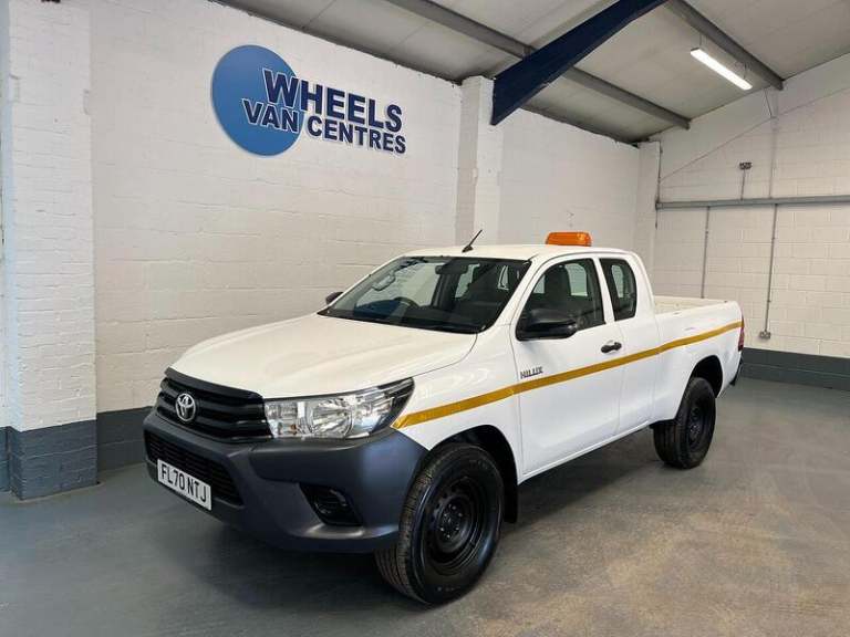 2020 Toyota Hilux Hilux 2.4 D-4D Active Extra Cab Pickup 4WD Euro 6 (s/s) 4dr Pickup Diesel Manual