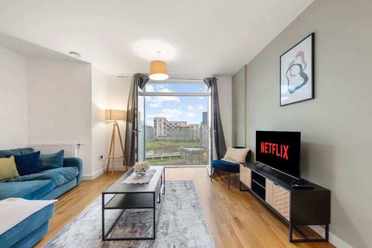 Long-Stay | Wembley | Parking Available & Public Transport | Discounts!