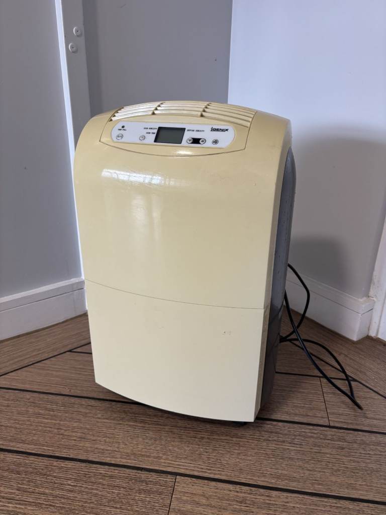 igenix ig9800 Dehumidifer rrp £149 | in Eccles, Manchester | Gumtree