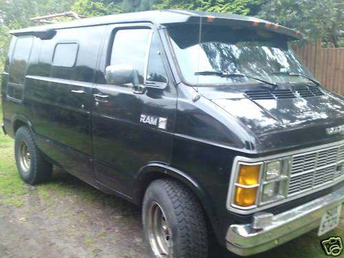 Dodge, 1982, 3700 (cc)