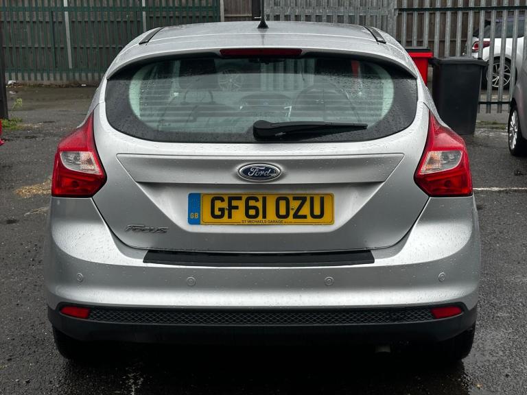  Ford Focus 1.6 Zetec Powershift Euro 5 5dr Petrol Automatic