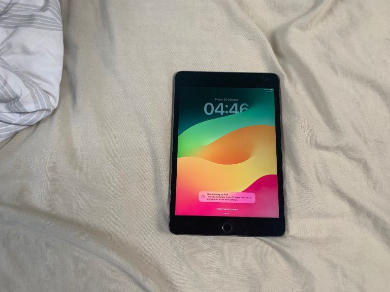 APPLE IPAD MINI 5 5TH GEN EXCELLENT CONDITION 