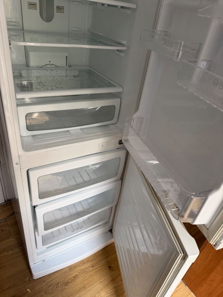 Fridge working