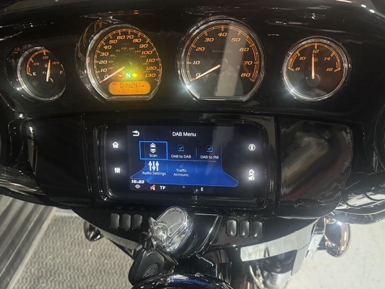 HARLEY-DAVIDSON TOURING FLHXS Streetglide Special Stage 1  Extras