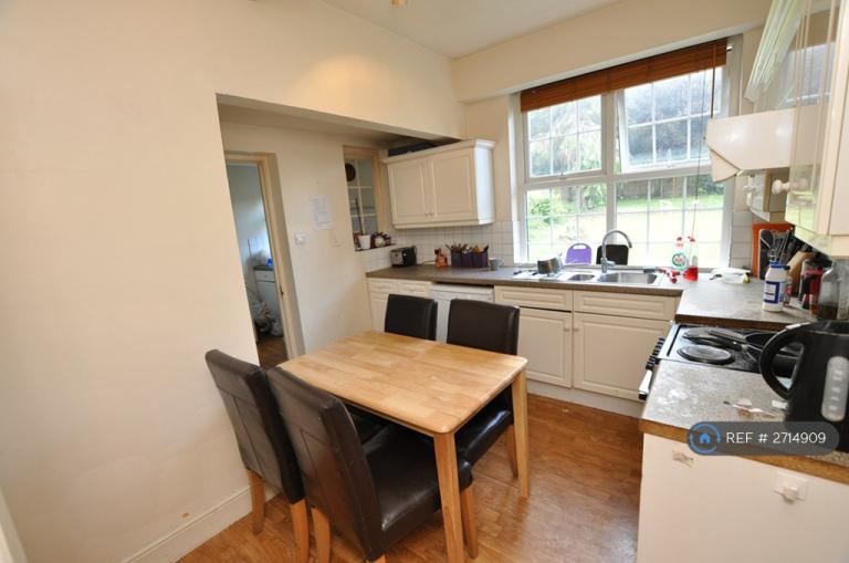 5 bedroom house in Finchley Lane, London, NW4 (5 bed) (#2714909)