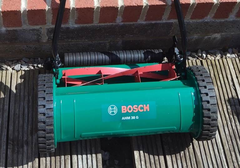 BOSCH AMD 38 PUSH MANUAL MOWER