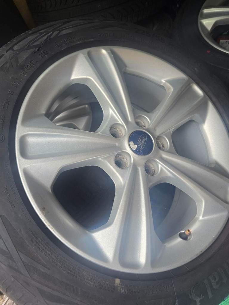 17 inch Ford alloys 