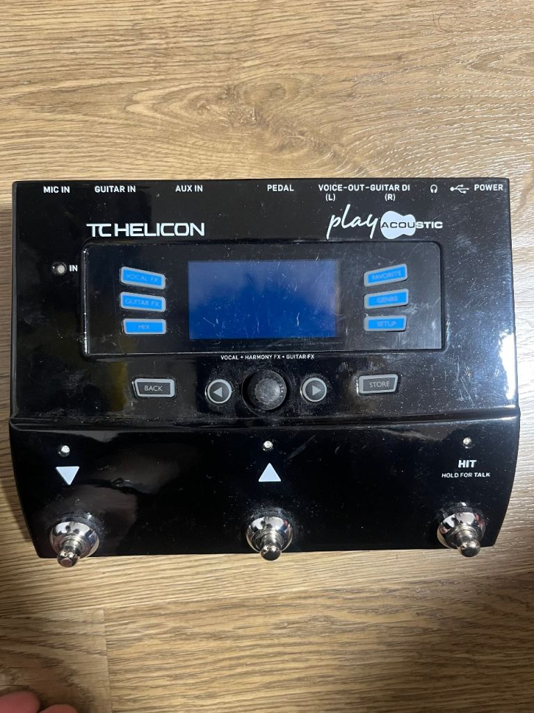 TC helicon Play Acoustic Vocal Harmony Processor 