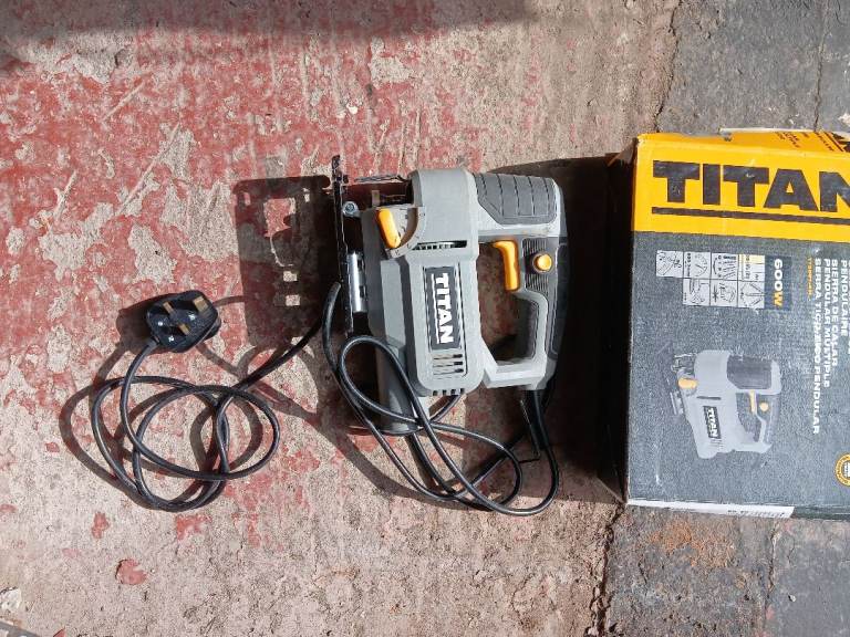Titan 500W Jigsaw – Good Condition, with Box