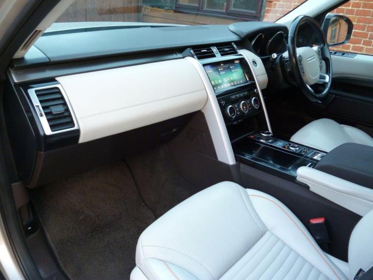 2017 Land Rover Discovery 3.0 TD V6 HSE Auto 4WD Euro 6 (s/s) 5dr ESTATE Diesel Automatic