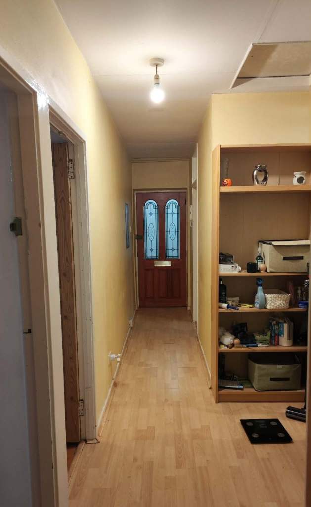 Double room near king's building bills included