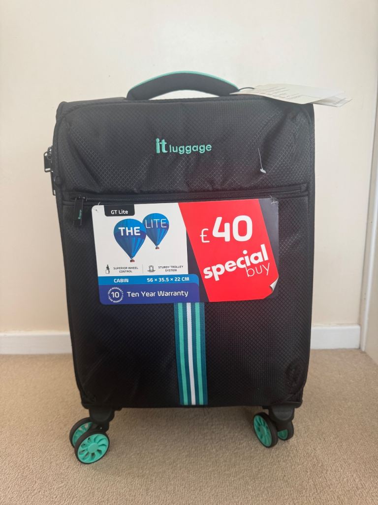 Brand new lightweight Cabin IT Luggage Suitcase