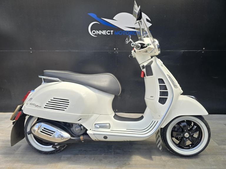PIAGGIO VESPA GTS 300 SUPER ABS 2022 TRADE SALE HPI CLEAR