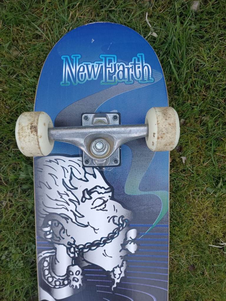New Earth 80cm Skateboard 