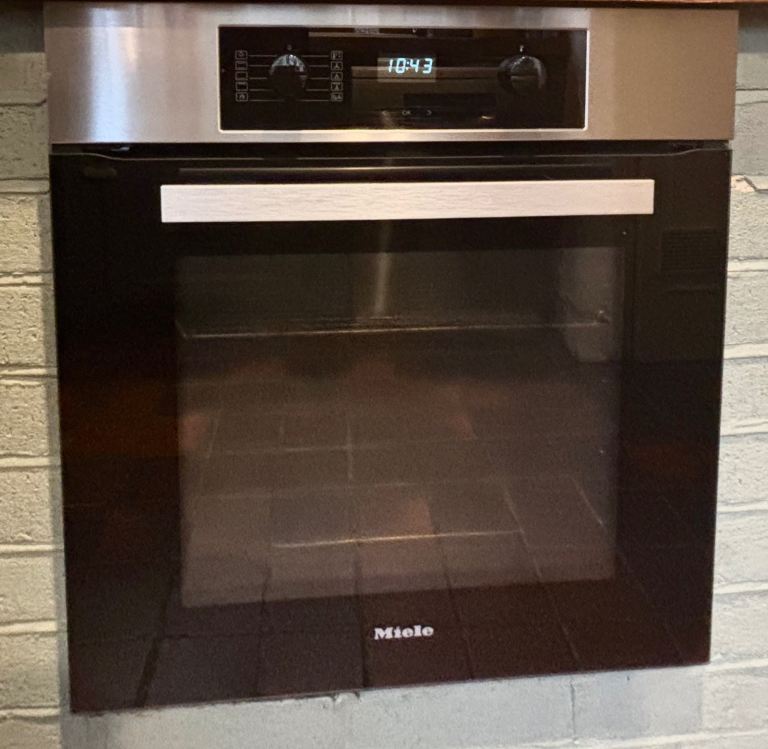 Miele H2265-1B Active Oven with XL Oven Compartment + PerfectClean