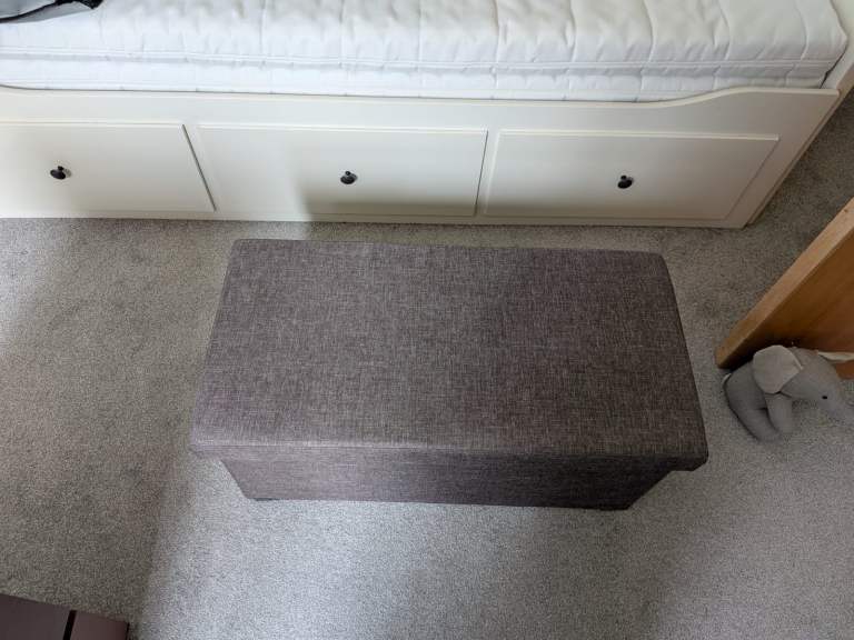 Brown blanket box