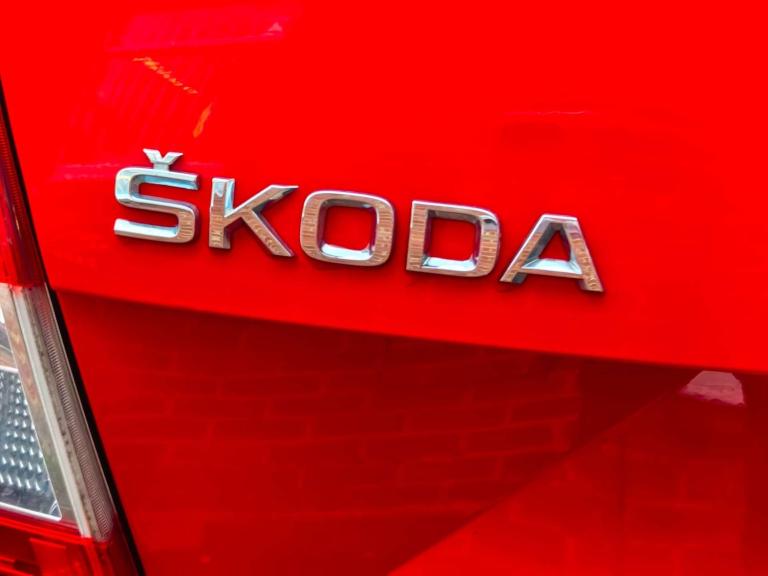 2015 Skoda Octavia 2.0 Octavia vRS TDI 4x4 Semi-Auto 4WD 5dr Hatchback Diesel Automatic