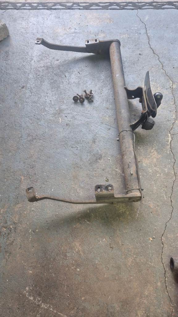 Vauxhall vivaro 2012 towbar