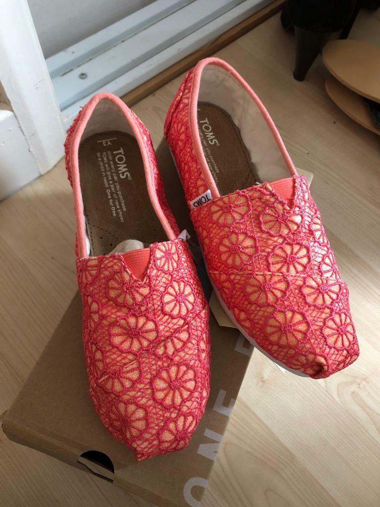 Canvas shoes 