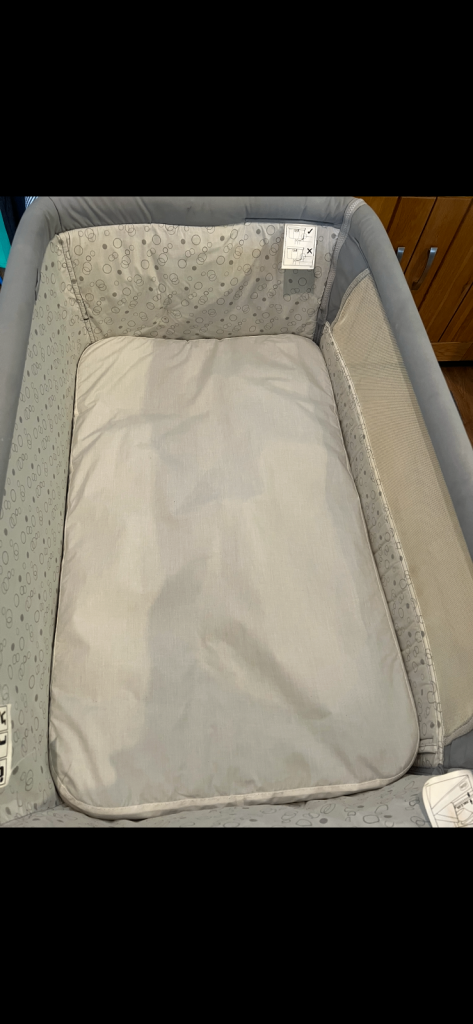 Chicco Next2Me Bedside Crib