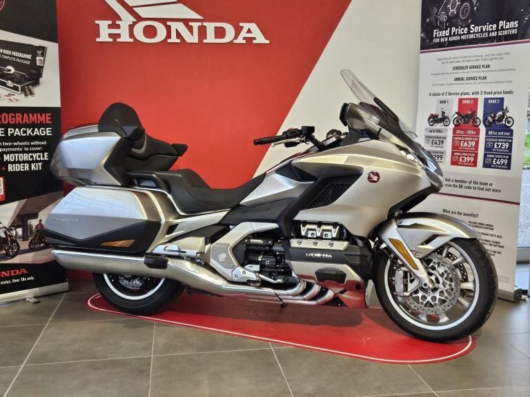 2024 HONDA GL1800 GOLD WING TOUR DCT