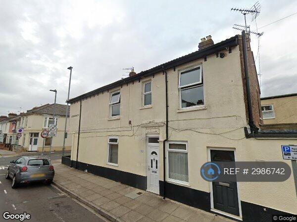 1 bedroom flat in Winter Road, Southsea, PO4 (1 bed) (#2986742)