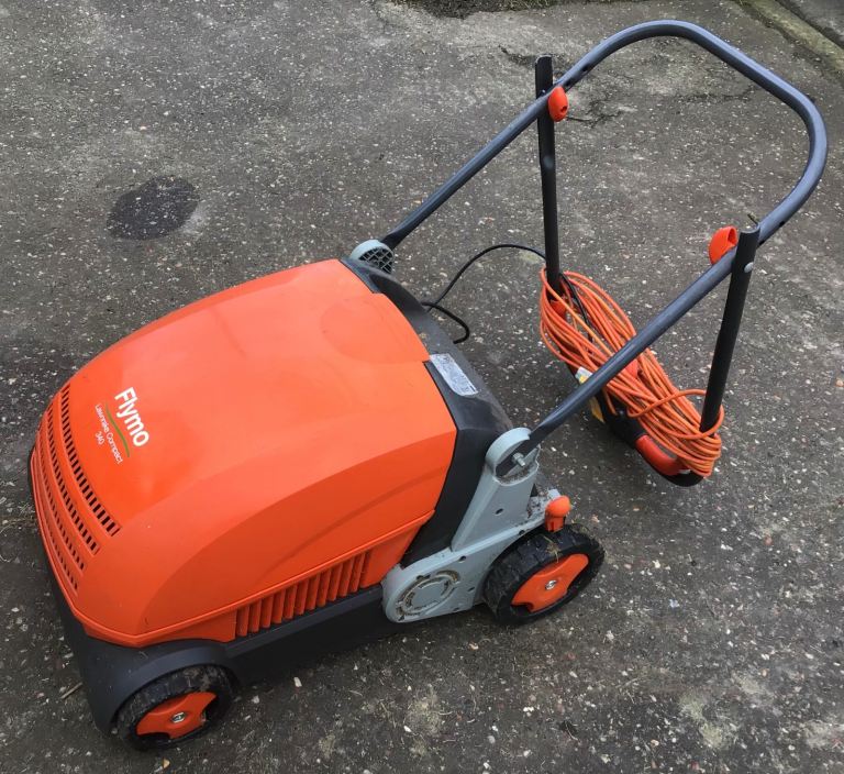 Flymo Lawnrake compact 340