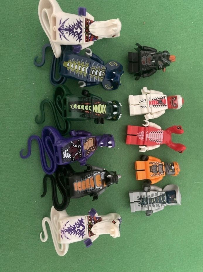 11 Snake Minifigure toys bundle 