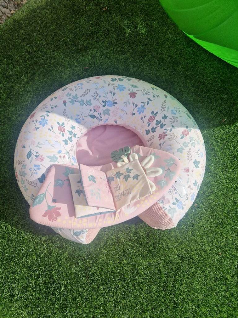 Baby Sit Me Up Cushion with Play Tray – Pink Floral