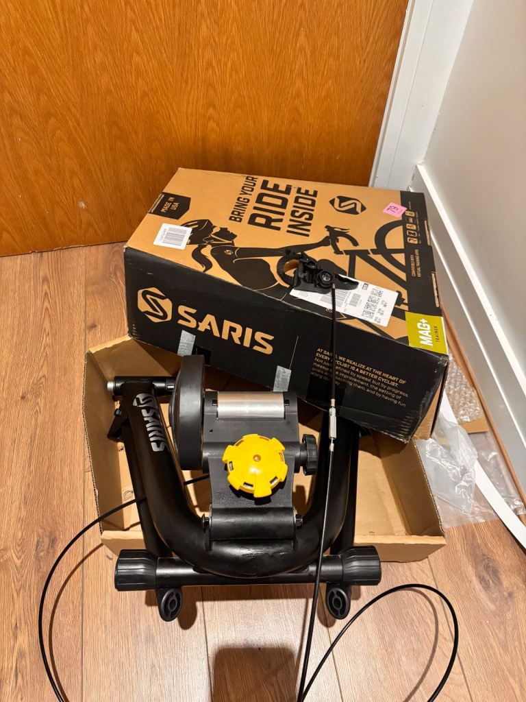 Indoor Bike Trainer with Quick Release Skewer & Front Wheel Riser – Excellent Condition