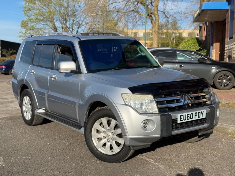 2010 Mitsubishi Shogun Elegance 3.2 DI-DC Automatic 4X4 Silver