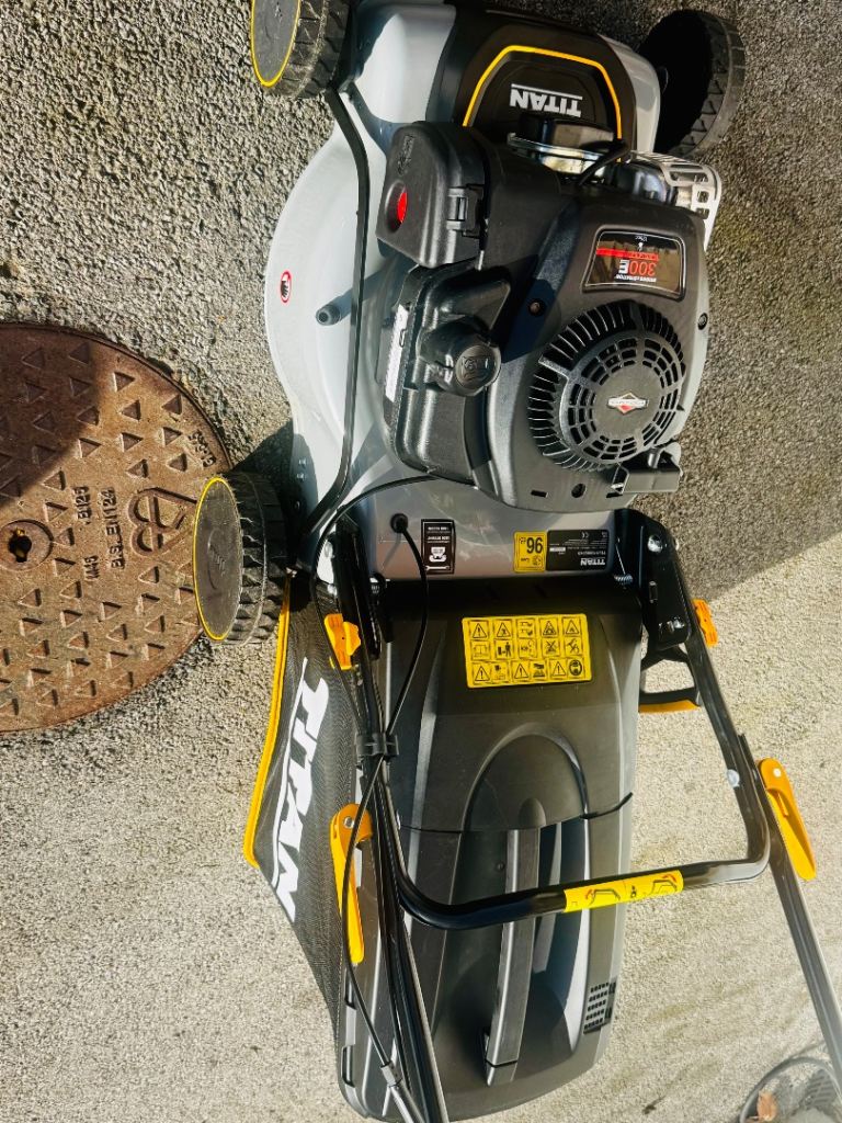 TITAN LAWNMOWER MODEL TTLMP 300SP40 self propelled PETROL 