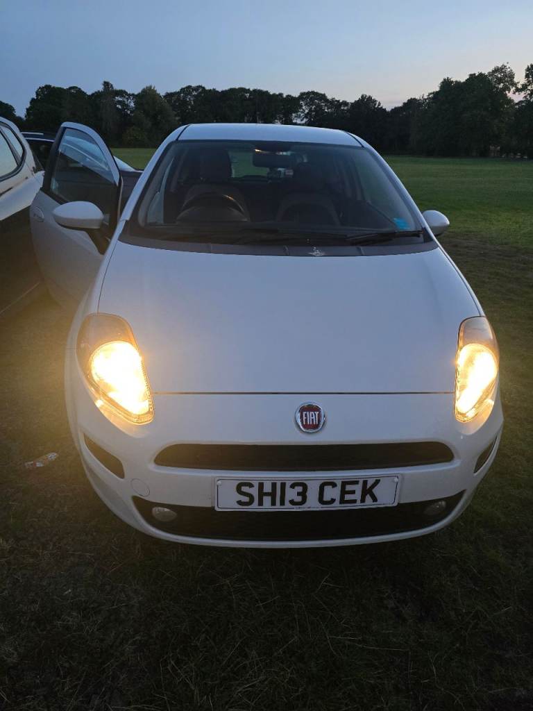 2013 Fiat Punto 1.4L Petrol Hatchback, 3dr, White, Manual — 1 Year MOT (No Advisories)