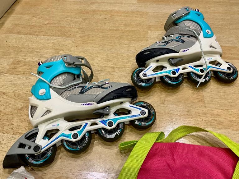 image for Decathlon Oxelo Kids inline skates size 2-5, bag and pads