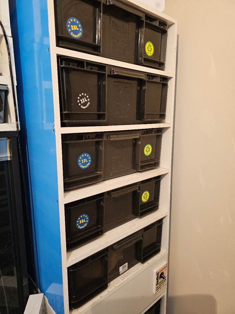 Herpx snake rack with mats and pulse stat