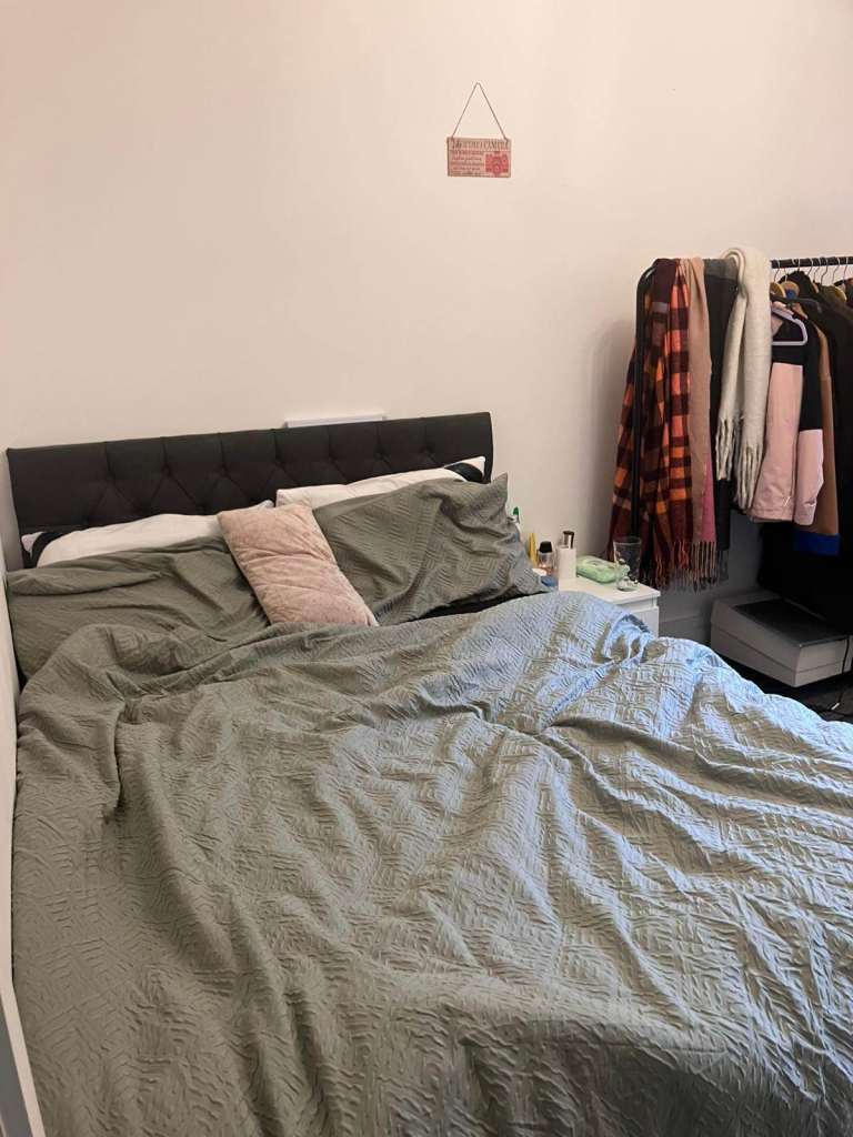 Spacious & Cosy Double Room For Rent AT M7 3PG