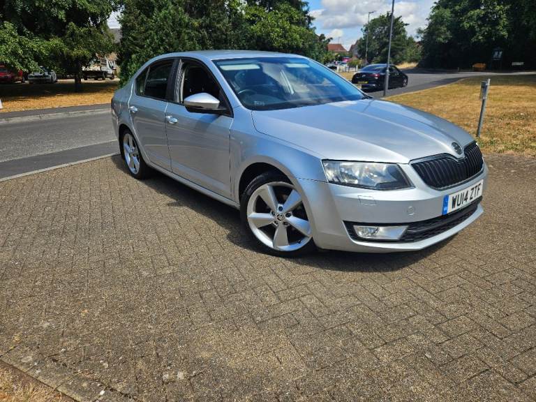 SKODA OCTAVIA 1.6TDI CR £20 AYEAR TAX 80MPG ECONOMY MODEL NEW SHAPE 12M MOT