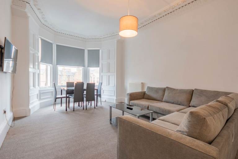 Beautiful, 4 bedroom (5 person), HMO property in Marchmont– available June