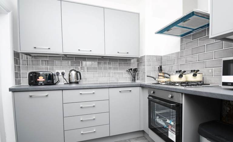 **Fantastic 5 Bed HMO Project - Hands off investment - 36% Return on Investment**