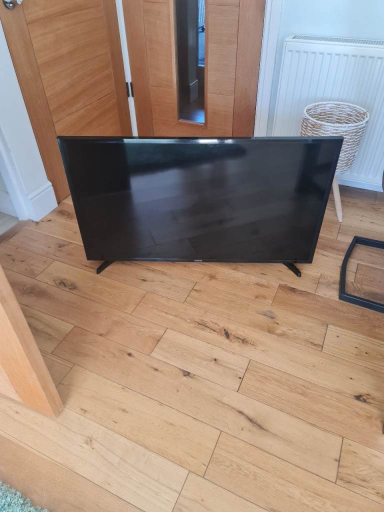 Smart TV  bought for caravan   used for 5 month 