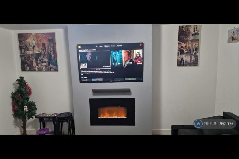 4 bedroom house in Longships Drive, Milton Keynes, MK3 (4 bed) (#2652075)