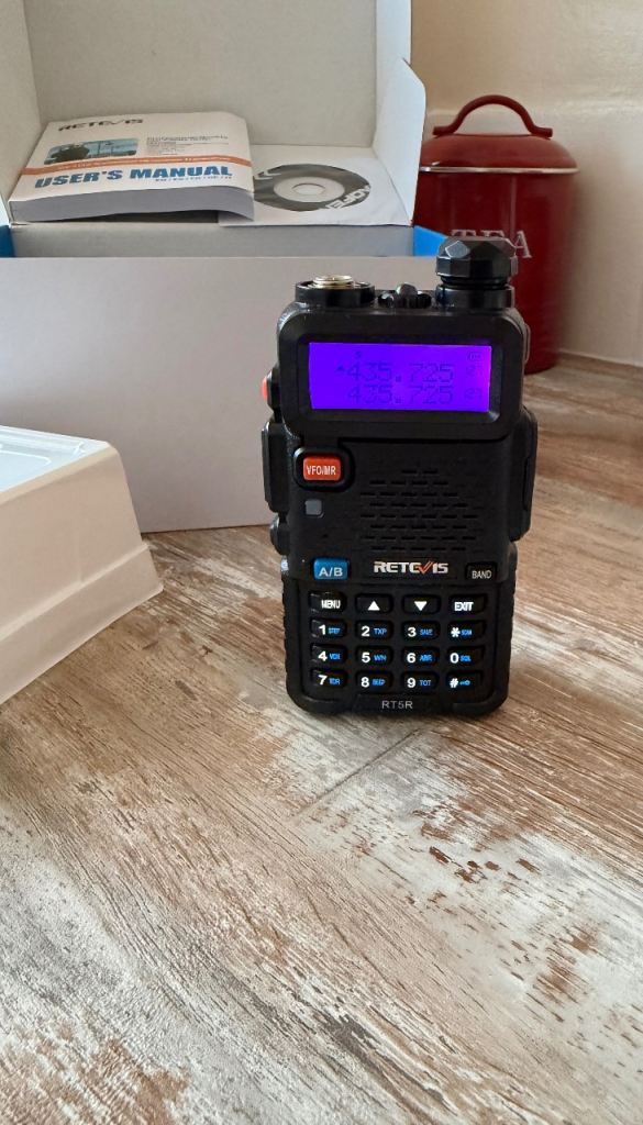 Retevis RT5R transciever. 