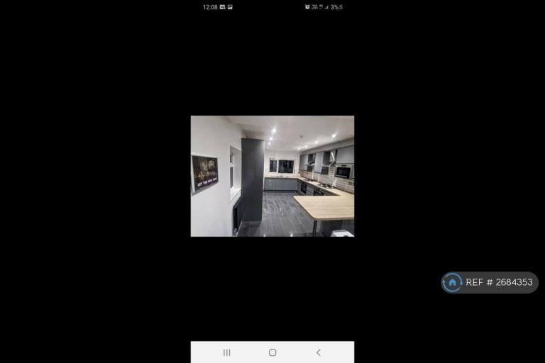 7 bedroom house in Finsbury Terrace, Brynmill, Swansea, SA2 (7 bed) (#2684353)