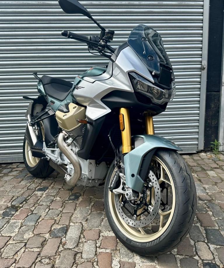 Moto Guzzi V100 Mandello S E5+ Verde Ghiaccio Green 2026