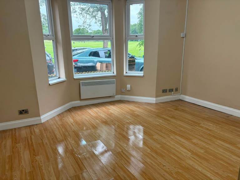 Room with own shower and toilet to rent in  Havelock Rd Luton LU2 7PP