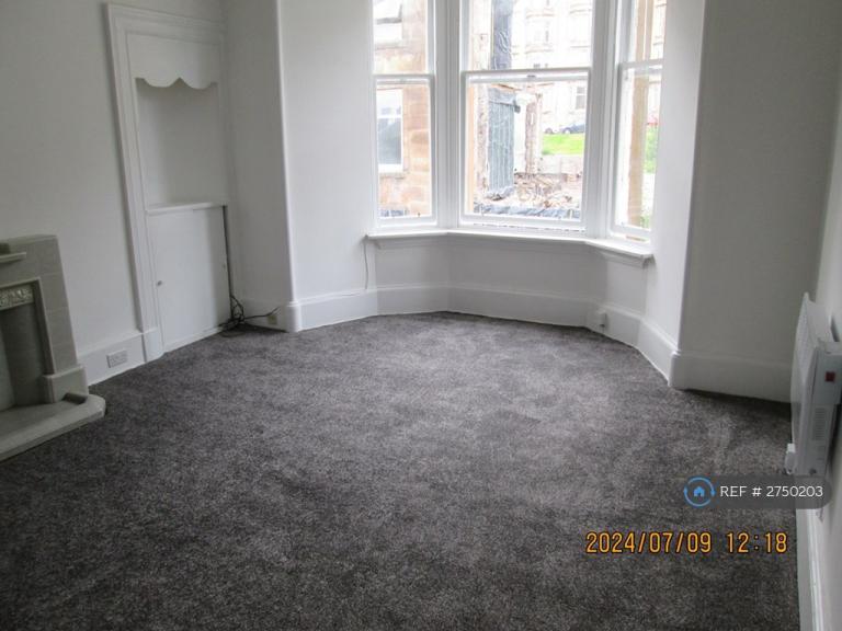 2 bedroom flat in Highholm Street, Port Glasgow, PA14 (2 bed) (#2750203)