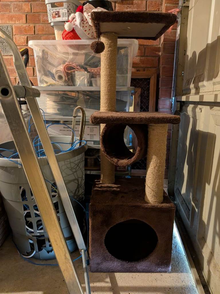 Cat tree