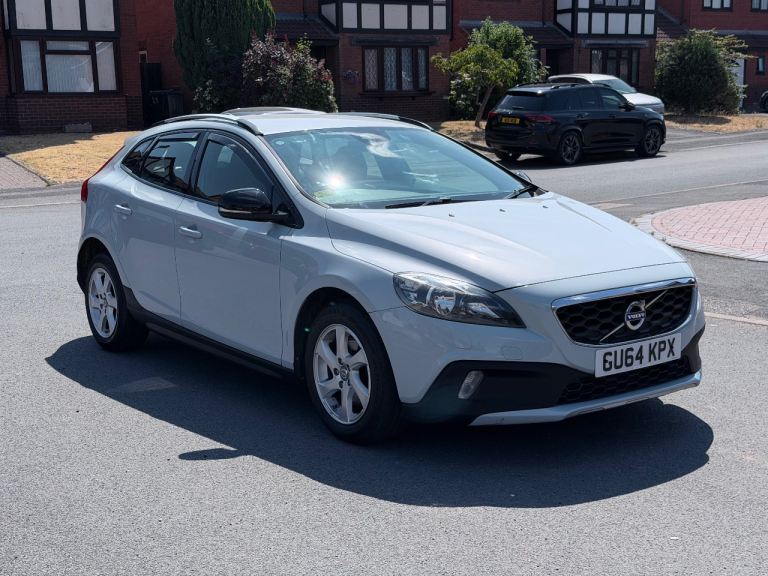 2015 Volvo V40 Cross Country 1.6 D2 SE Lux 5dr Hatchback Manual Fully Loaded  69k Low Miles